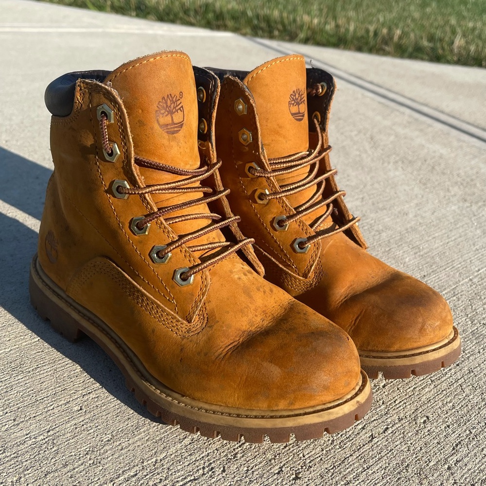 Timberland classic boots!!!
